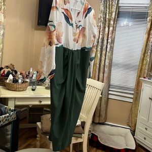 NWT dress size XL long sleeves slit in front